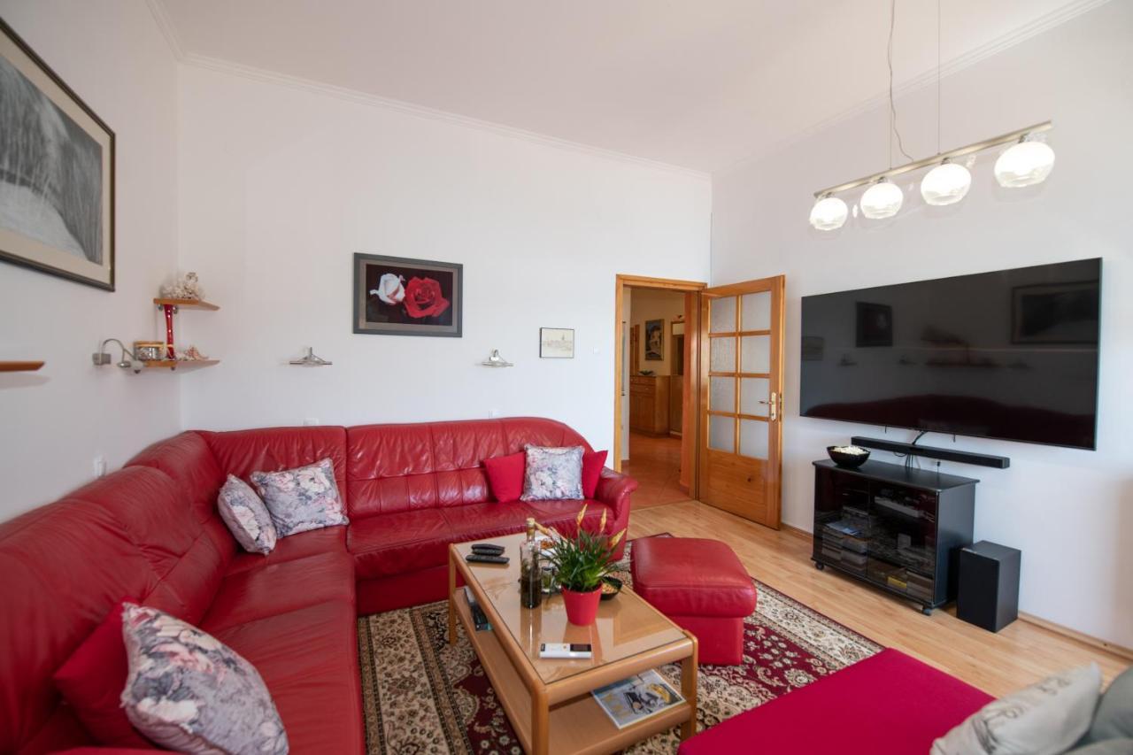 Slatina Apartment *